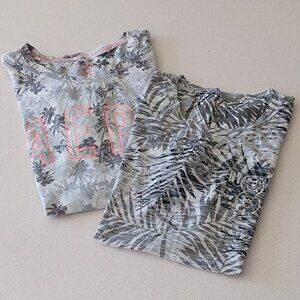 Set of 2 Aeropostale Gray & White Tropical Pattern Graphic Women's Tees Size XL